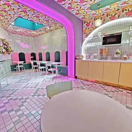 酒店 La Petite Rosa