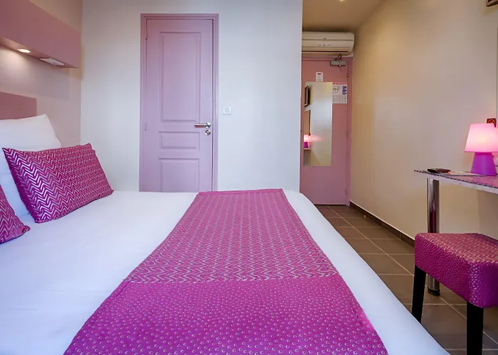 La Petite Rosa 3* פריז